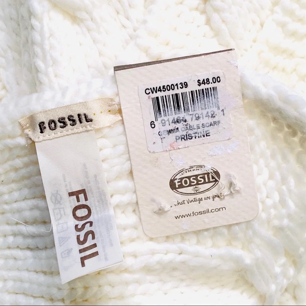 Fossil Gemma White Cable Scarf With Key Charm NEW Classic